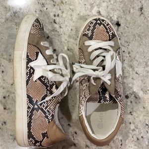 Snake skin casual sneakers